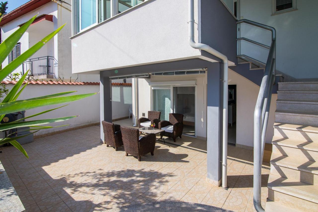 Lili Flora Apartmán *